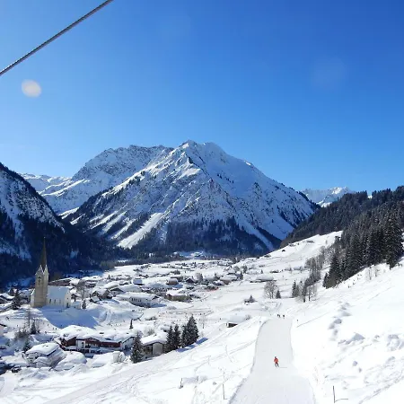 Aparthotel 333 Mit Schwimmbad Kleinwalsertal Mittelberg Exterior photo