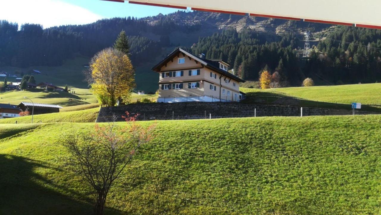 Apartment 333 Mit Schwimmbad Kleinwalsertal